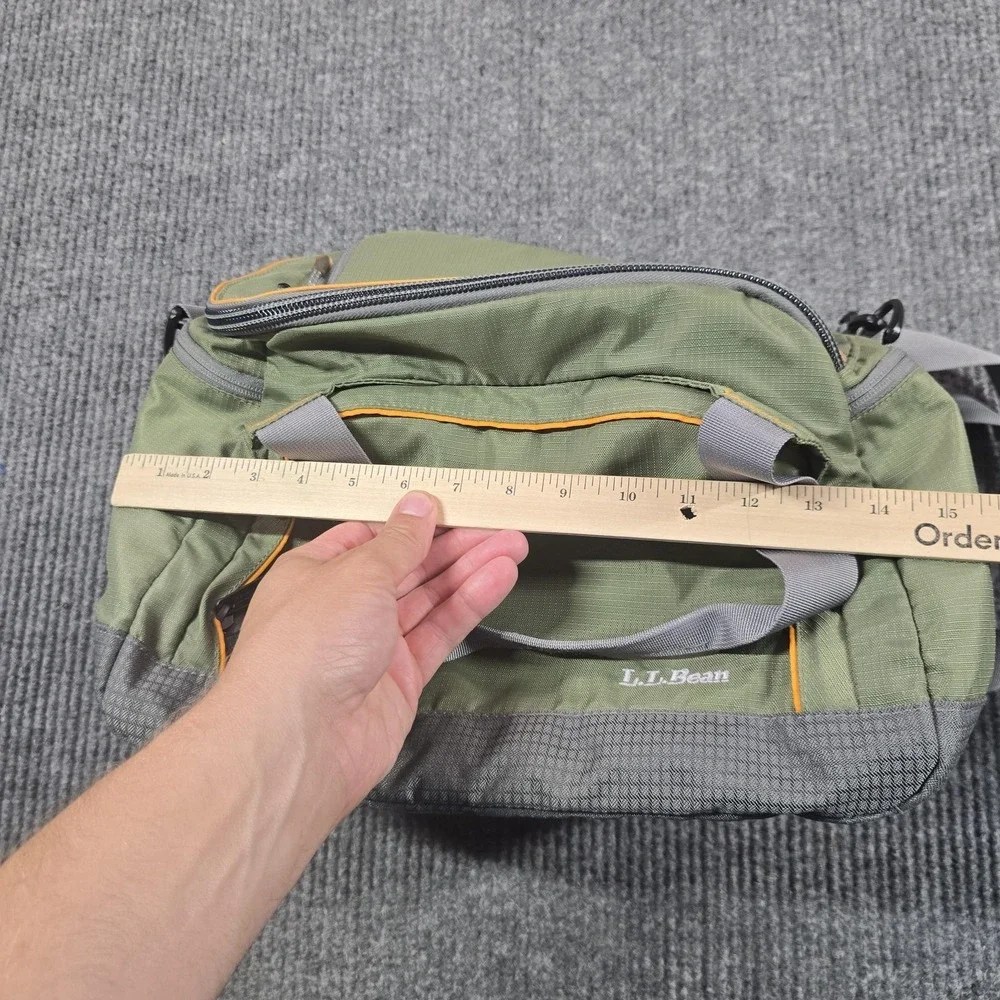L.L. Bean Green Ripstop Duffle Bag Soft Case Adjustable Straps Men Travel Gym